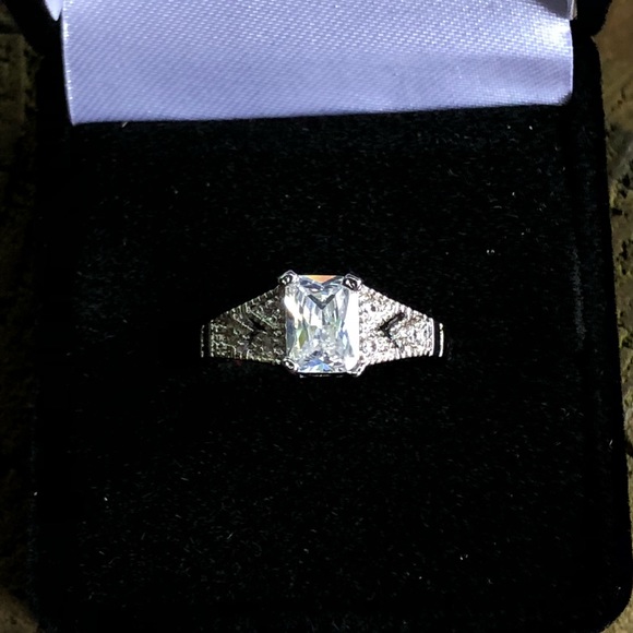 ❗️🆑❗️STERLING SILVER WHITE TOPAZ SIZE 9 - Picture 6 of 7
